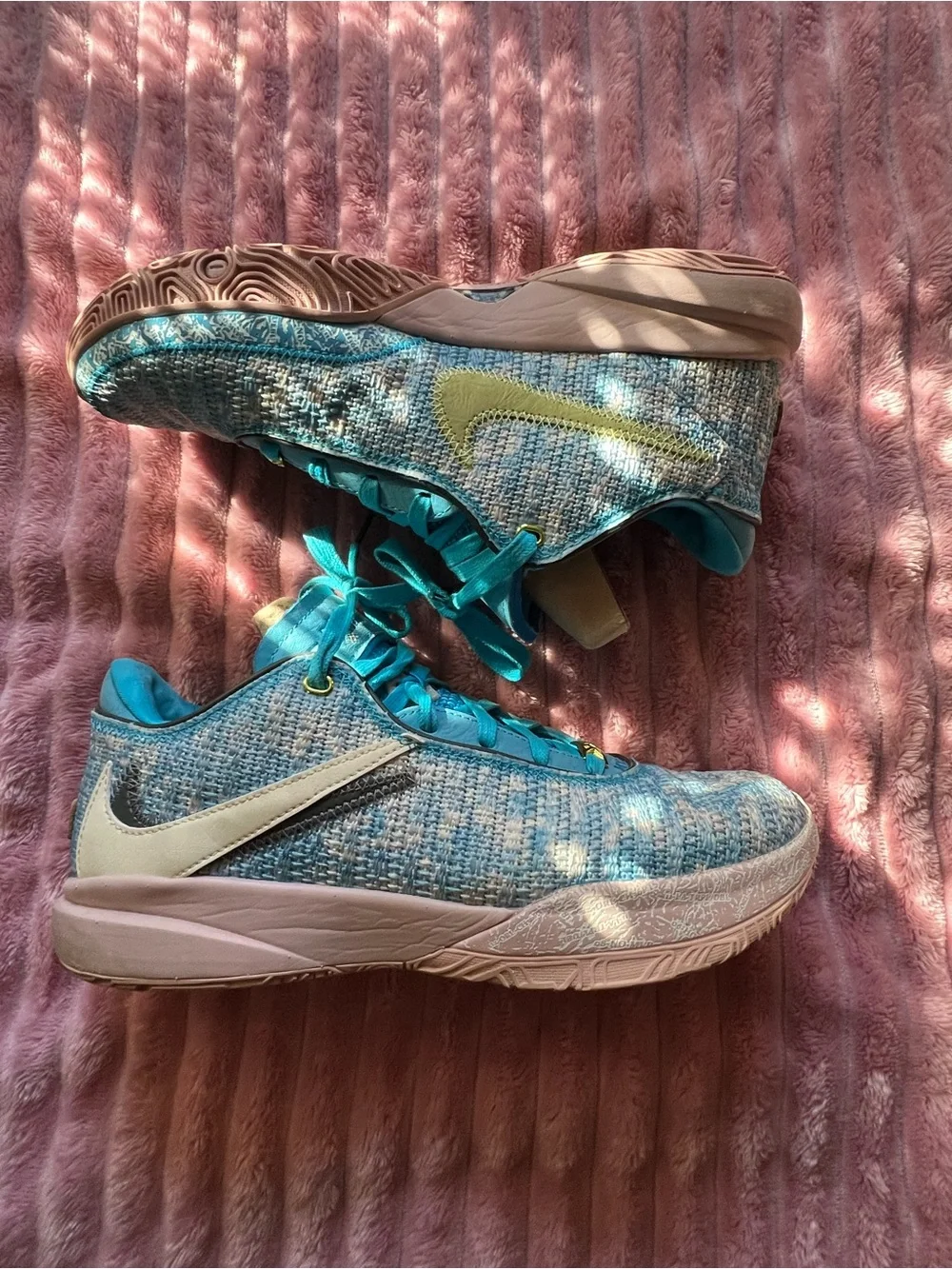 Lebron XX Low-Top Athletic Sneakers with Cream Swoosh
